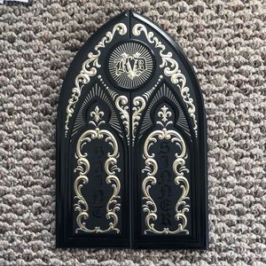 Kay Von D Saint and Sinner Palette